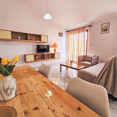 Apartment Rose-3 By Interhome Zaboric Bagian luar foto
