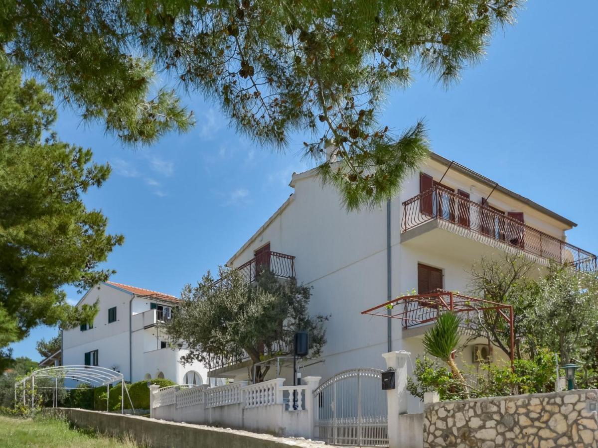 Apartment Rose-3 By Interhome Zaboric Bagian luar foto