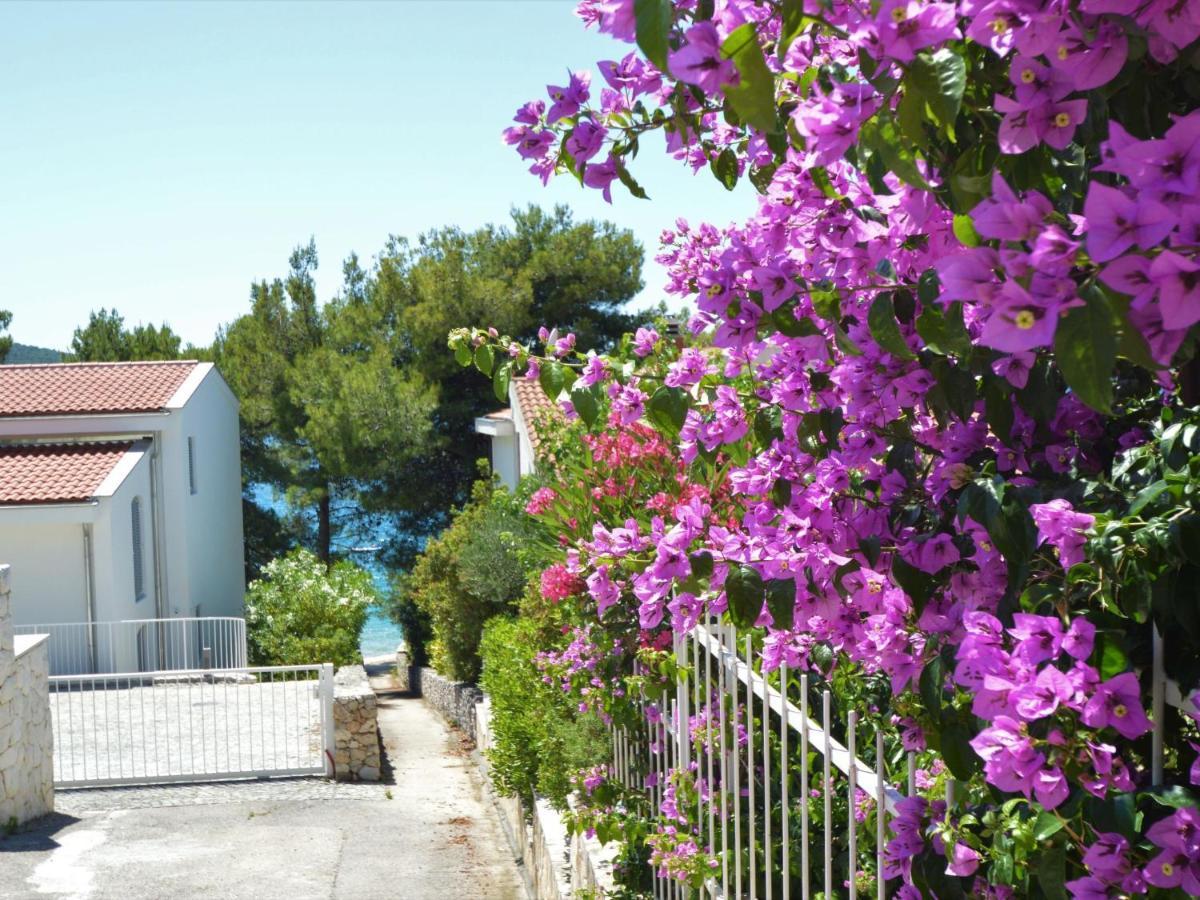 Apartment Rose-3 By Interhome Zaboric Bagian luar foto